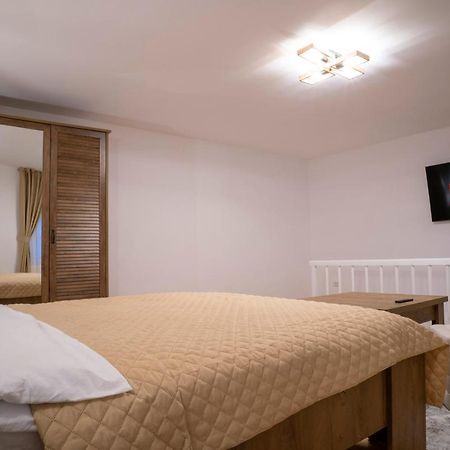 Coban Residence - A4 - Rustic Apartment Braşov Eksteriør bilde
